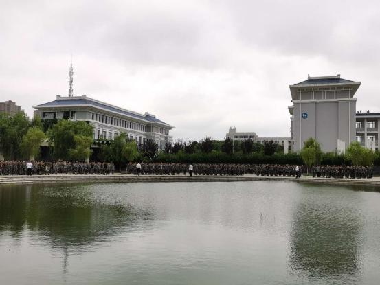 菠菜网最稳定正规平台：推进“一专多证”制度，培养两专多能复合型人才