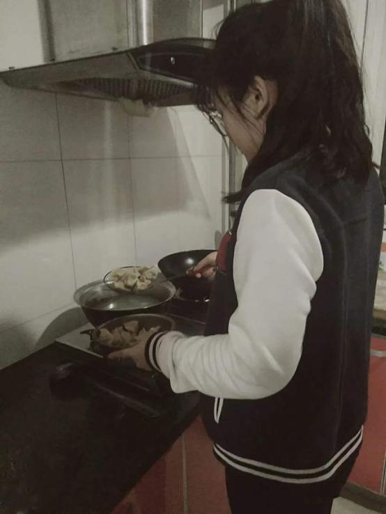 “感恩奉献，让爱传承”，网上10菠菜大娱乐平台学生懂爱，会爱