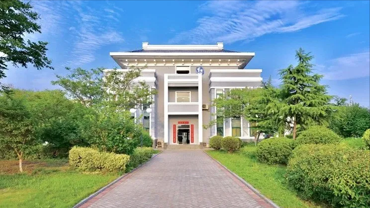 在校园里,你最想做的一件事是什么?